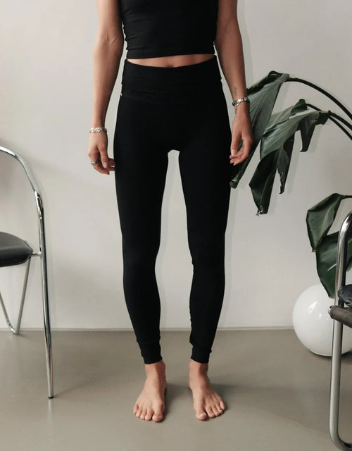 Curva Leggings – Pilates wear by Sink Reformer
