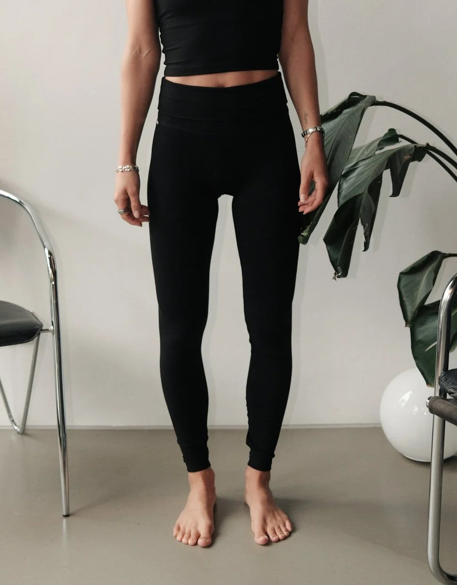 Curva Leggings – Pilates wear by Sink Reformer